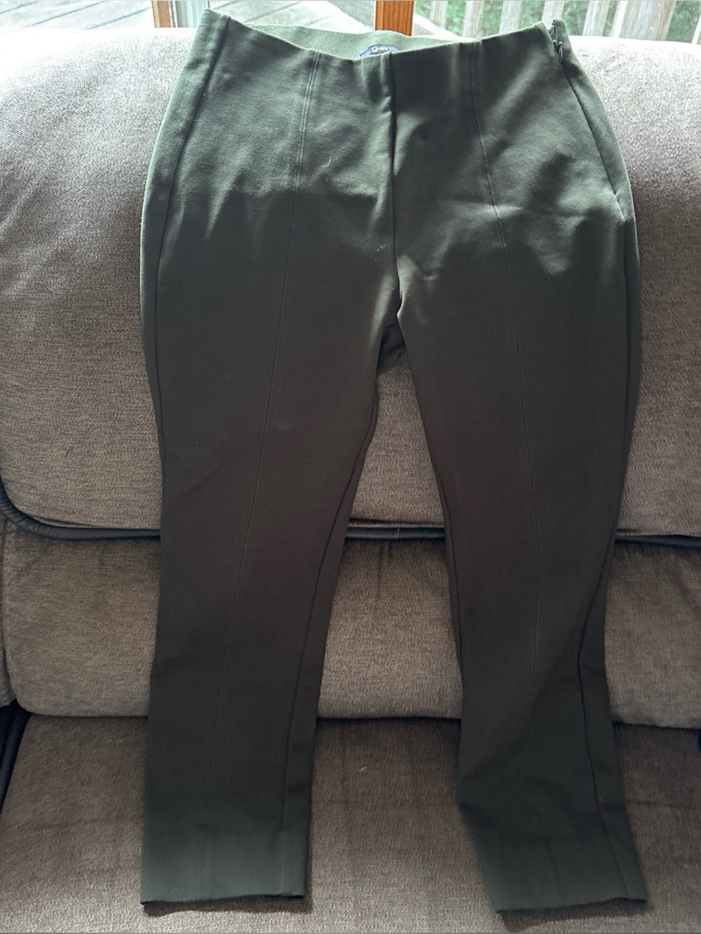 Quince Ultra-Stretch Ponte Pintuck Ankle Pants Olive Petite Medium 26” Inseam